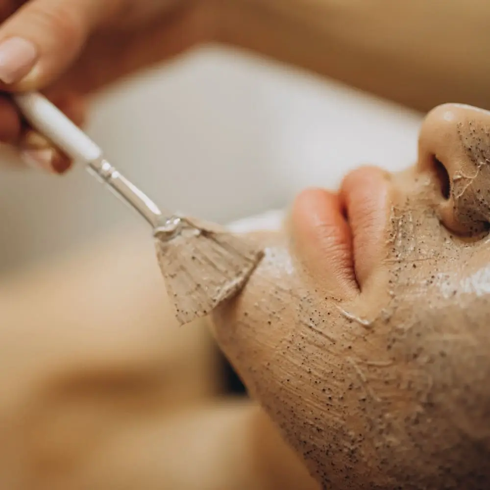 Facial facial treatment for glowing